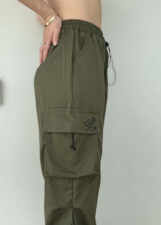 Ezzy - Cargo/Parachute Pants